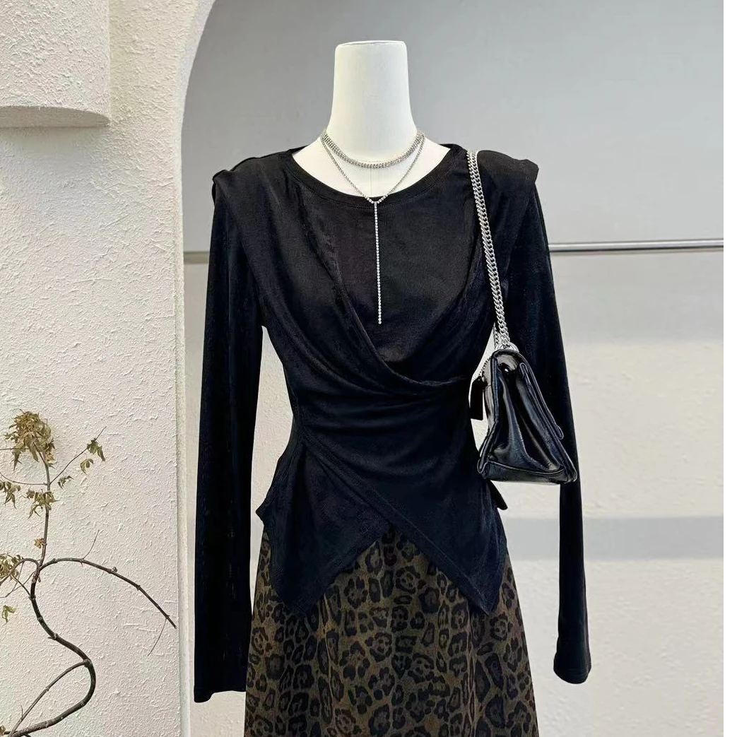 【黑泡芙】设计感圆领不规则开叉显瘦长袖T恤上衣-5092