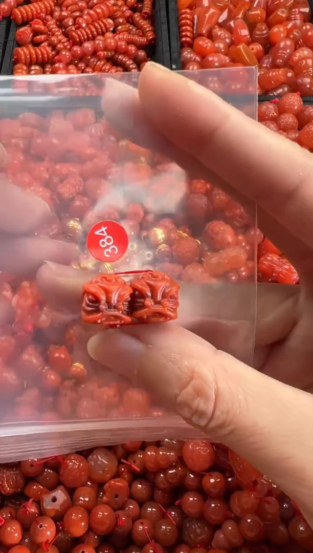 【闪购商品】南红玛瑙颈饰未镶嵌1