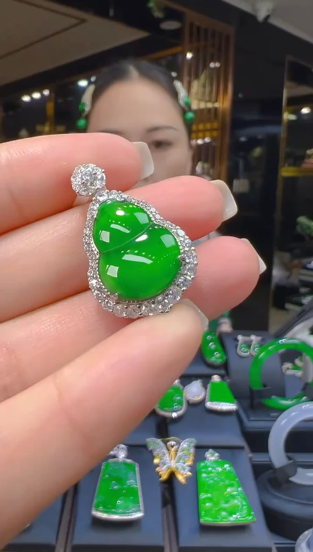 吊坠(赠链)银S925镶嵌翡翠064（多样性发其一）