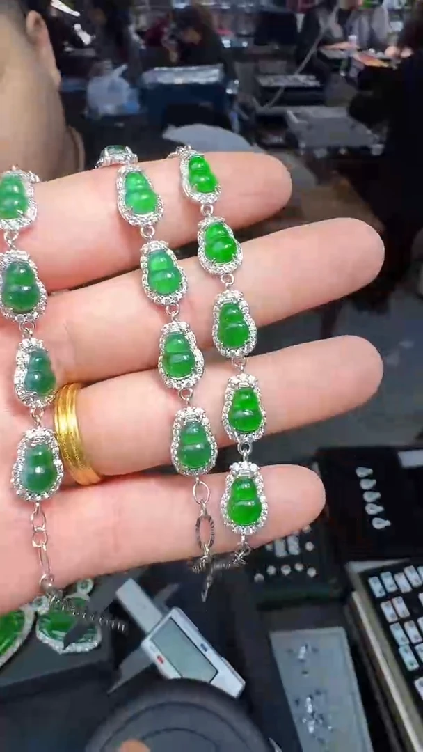 【闪购商品】翡翠手链未镶嵌手链多样性发其一