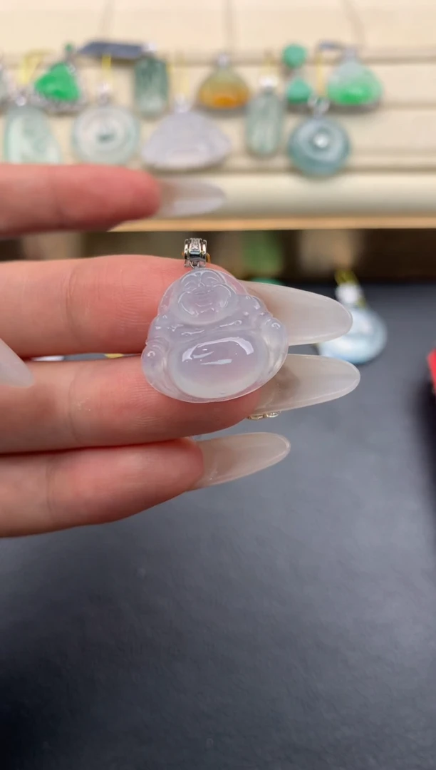 翡翠18K金镶嵌颈饰F417