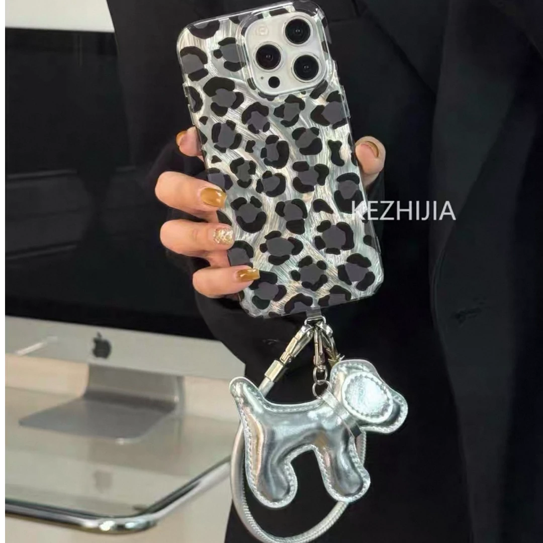 ins秋冬豹纹小马挂件手绳适用苹果16promax手机壳16151413女16pro