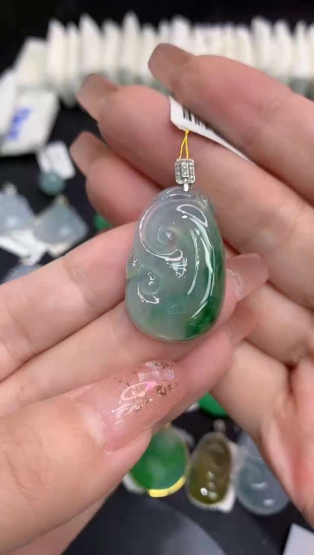 吊坠(不含链)18K金镶嵌翡翠11