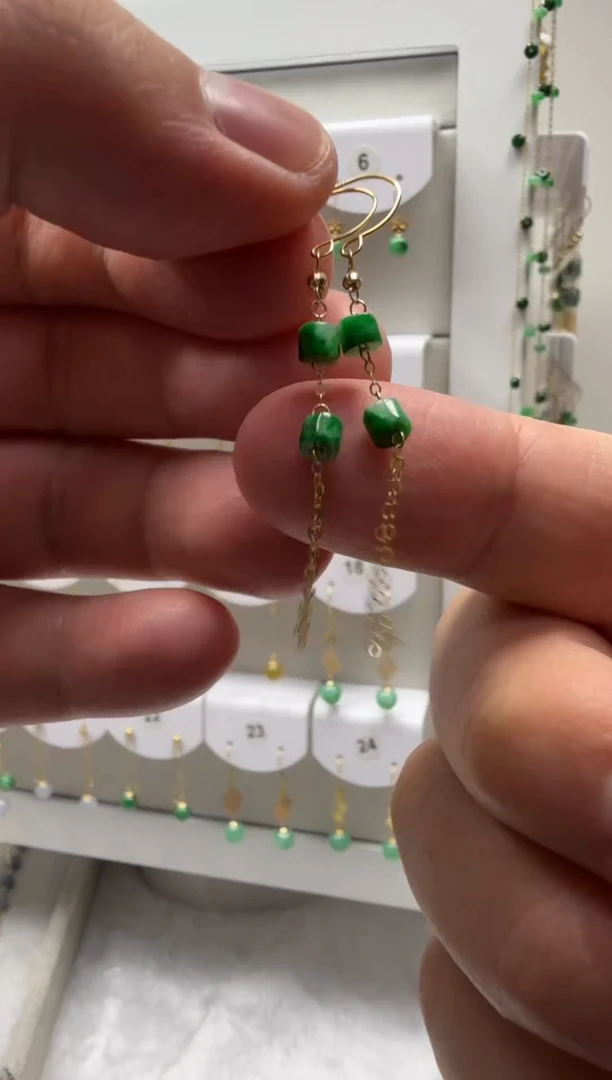 18K金镶嵌翡翠耳饰缅甸天然翡翠a货