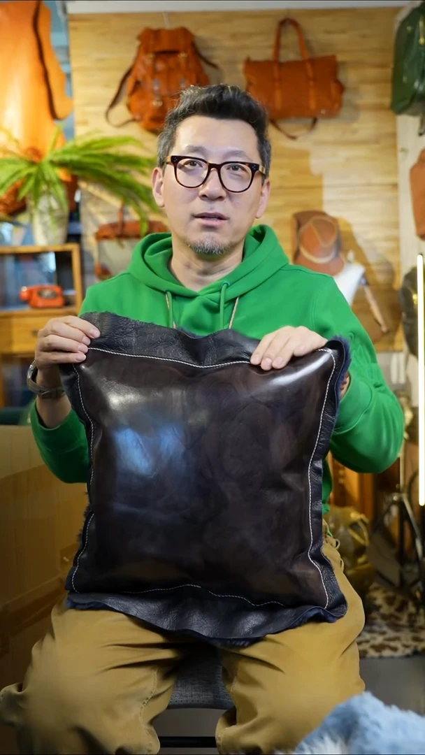 真皮配羊毛靠垫23号