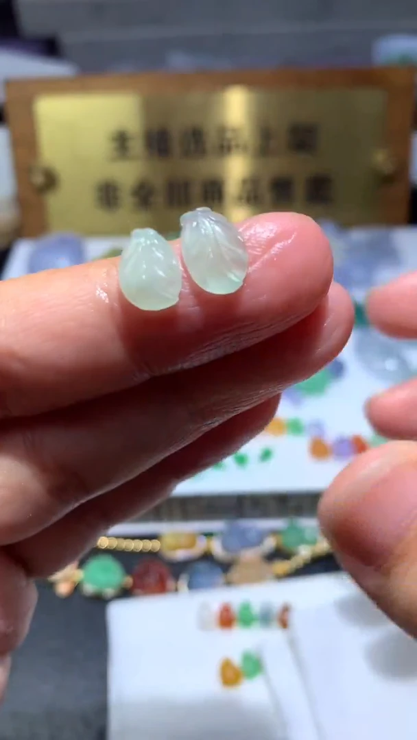 未镶嵌定制翡翠毛货