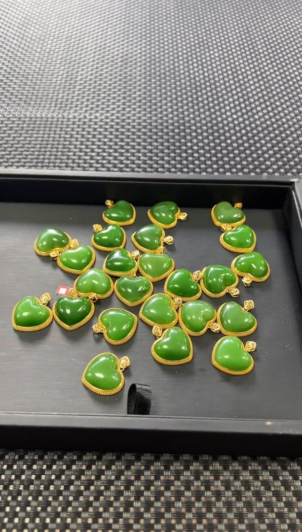 【闪购商品】和田玉吊坠18K金镶嵌多样性发一件