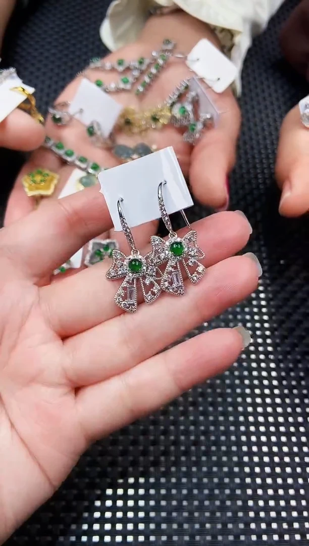 【闪购商品】翡翠耳饰未镶嵌11111111