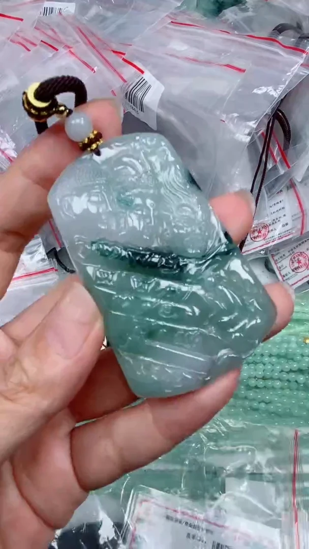 颈饰未镶嵌翡翠吊坠