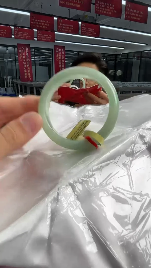 未镶嵌手镯翡翠3翡翠手镯