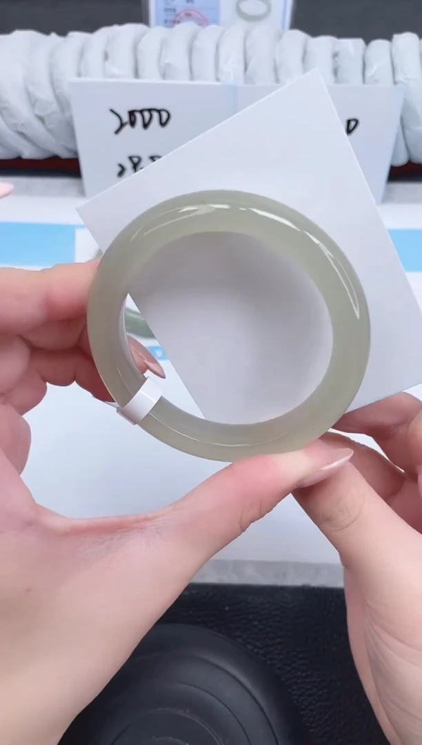 未镶嵌手镯石英质玉34-58.5