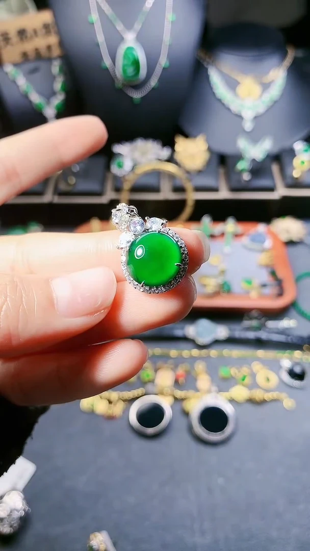 【闪购商品】翡翠吊坠(赠链)银S925镶嵌吊坠