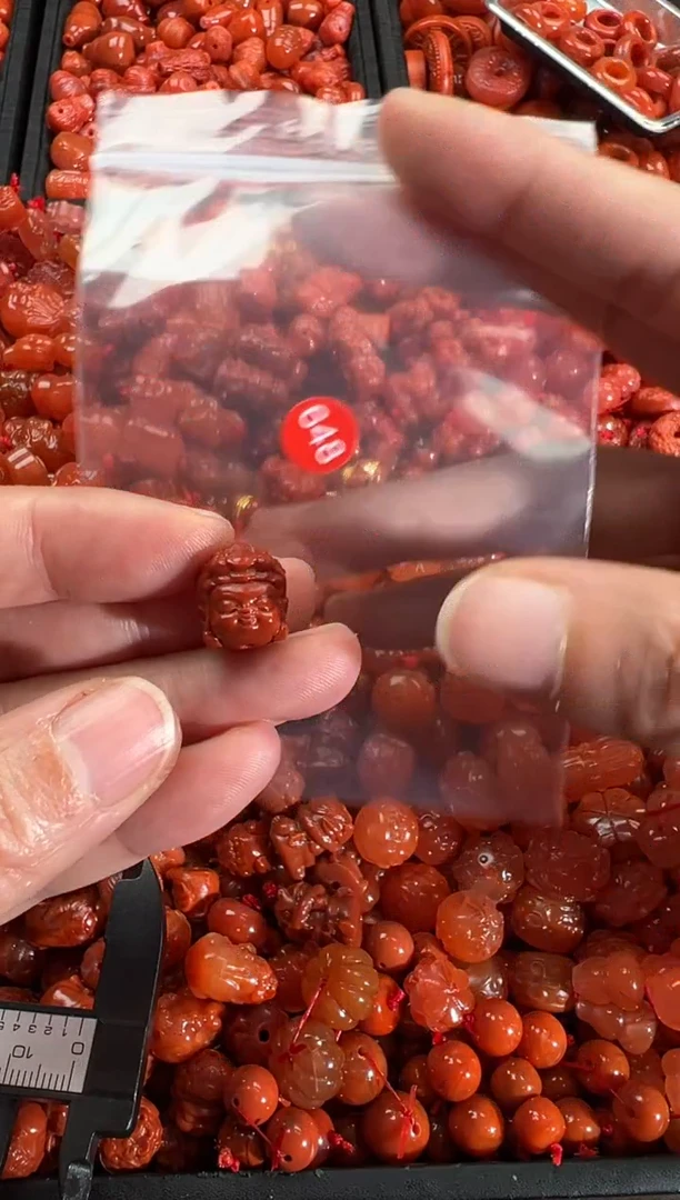 【闪购商品】南红玛瑙颈饰未镶嵌1