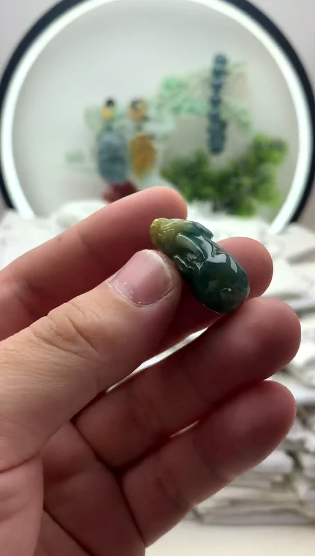 颈饰未镶嵌翡翠小貔貅