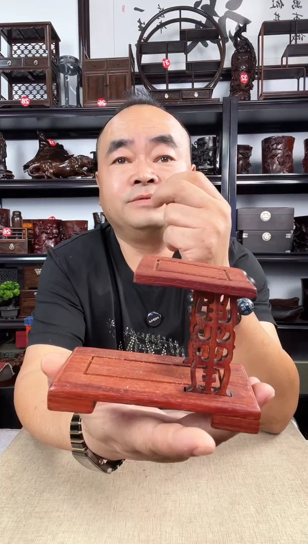 木红二连老李红木工艺品