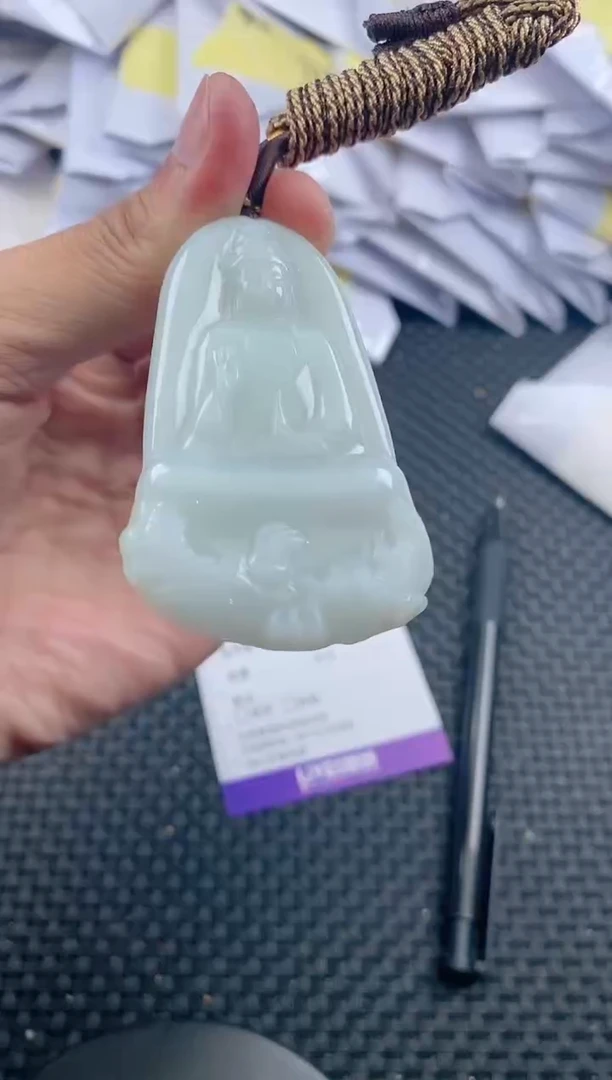翡翠未镶嵌颈饰