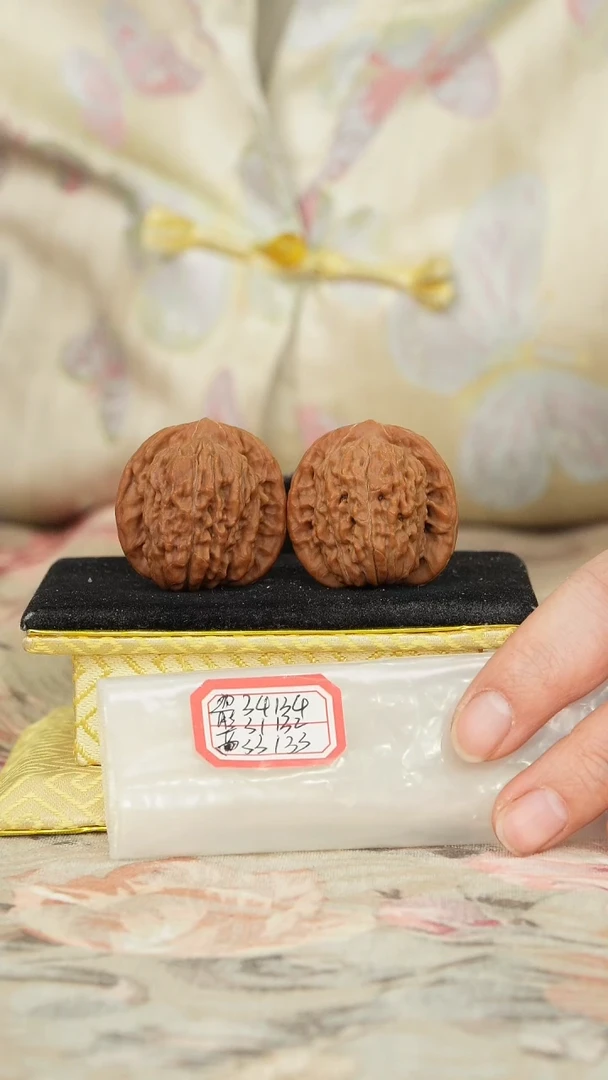 【闪购商品】文玩核桃把件一代楼