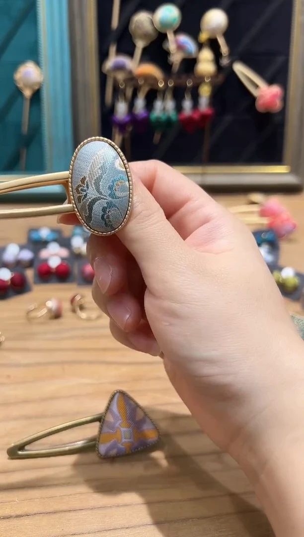 【闪购商品】【一物一拍车】钱小萍宝花奔鹿发夹