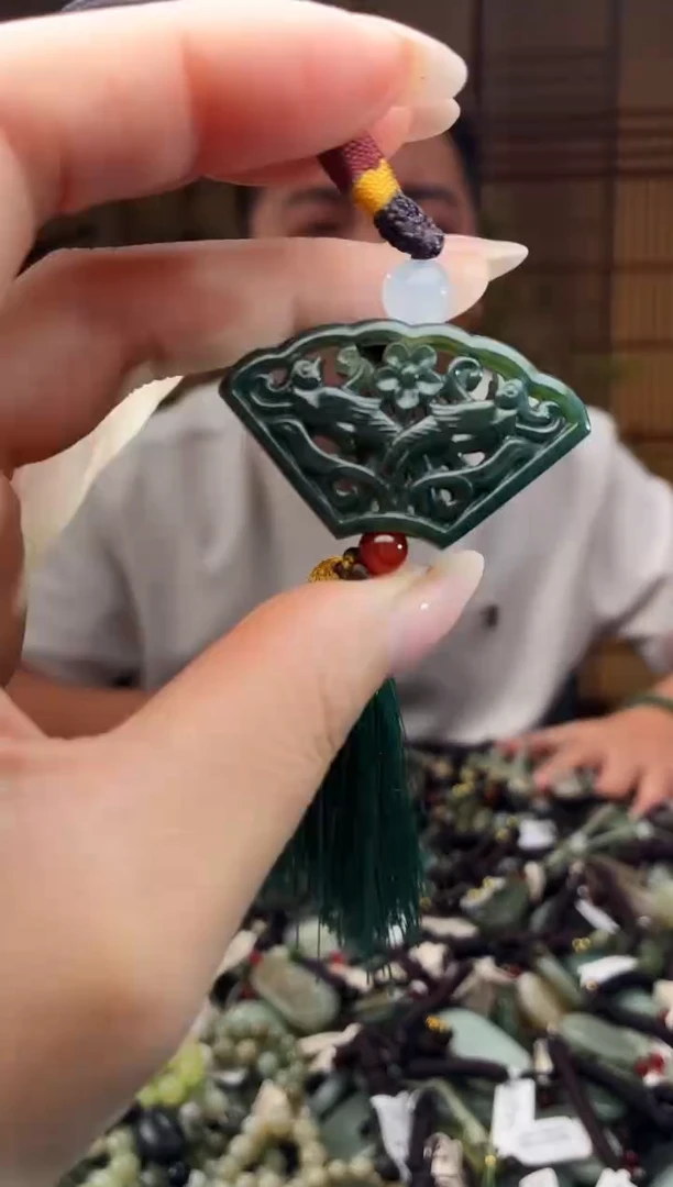 颈饰未镶嵌和田玉多样性发货，拍一发一