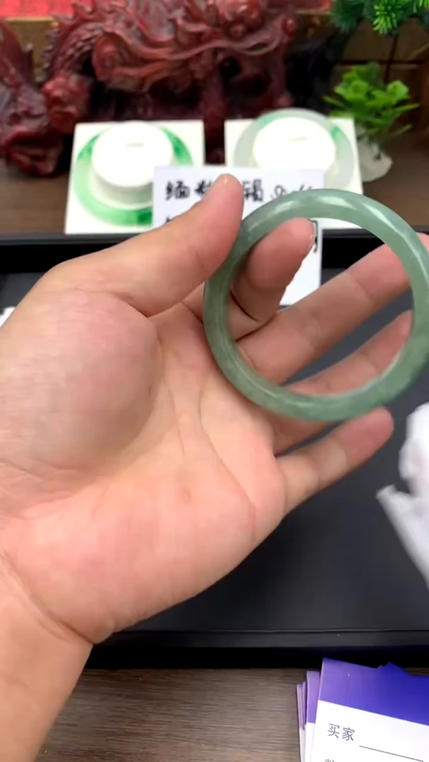 翡翠手镯未镶嵌大叶A80 冰透精美美人镯多样性发其一