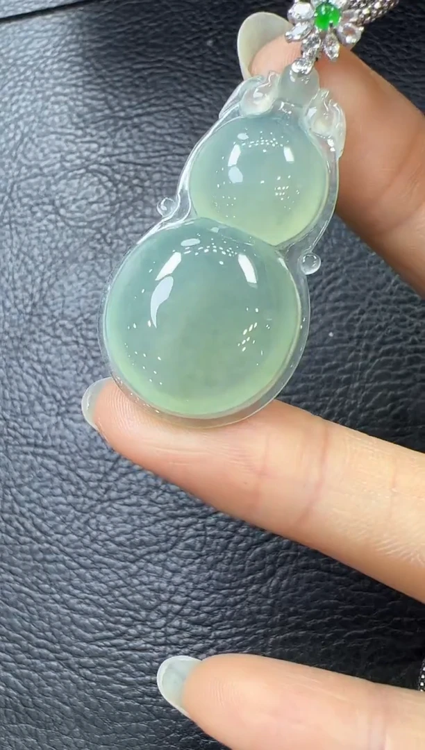 【闪购商品】翡翠挂件18K金镶嵌葫芦不含链