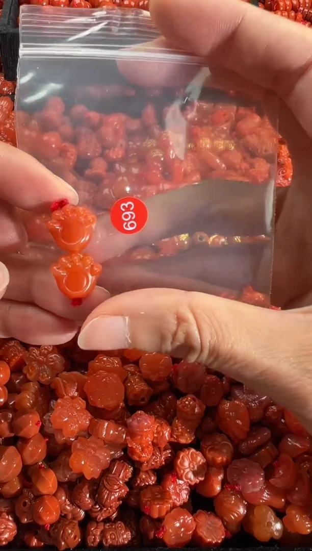 【闪购商品】南红玛瑙颈饰未镶嵌1