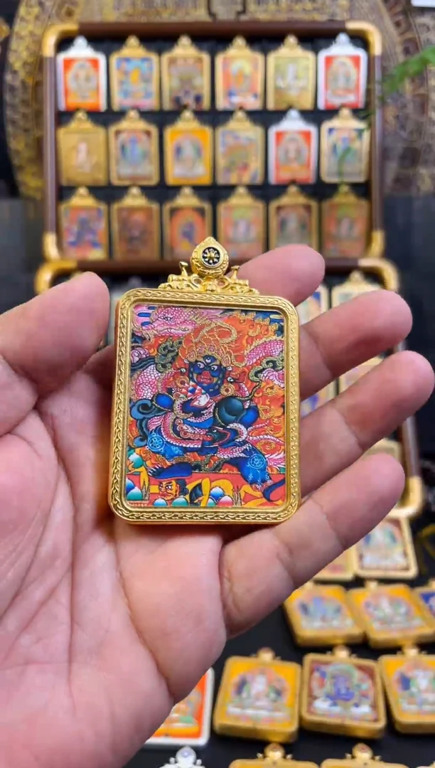 吊坠手绘唐卡《黑C》