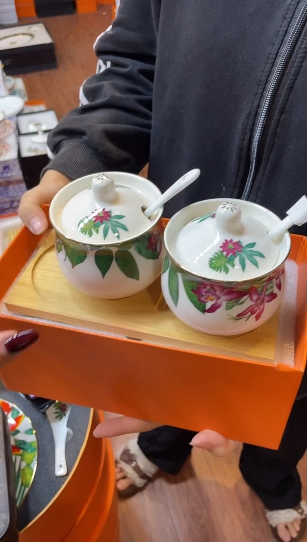 杯鸿辉家品牌瓷器，京东包邮！