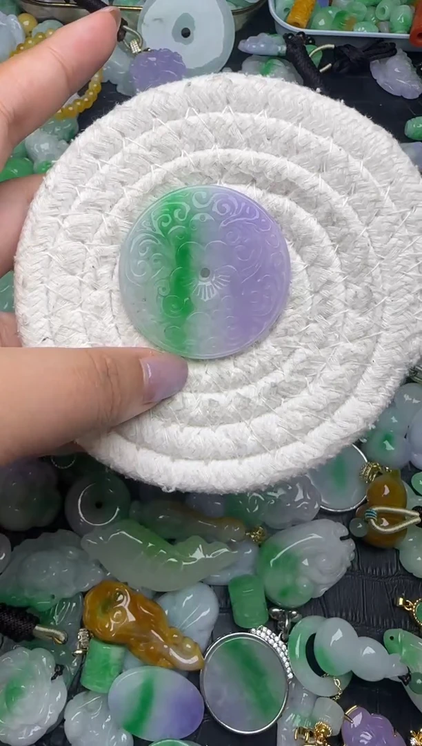 颈饰未镶嵌翡翠缅甸翡翠吊坠