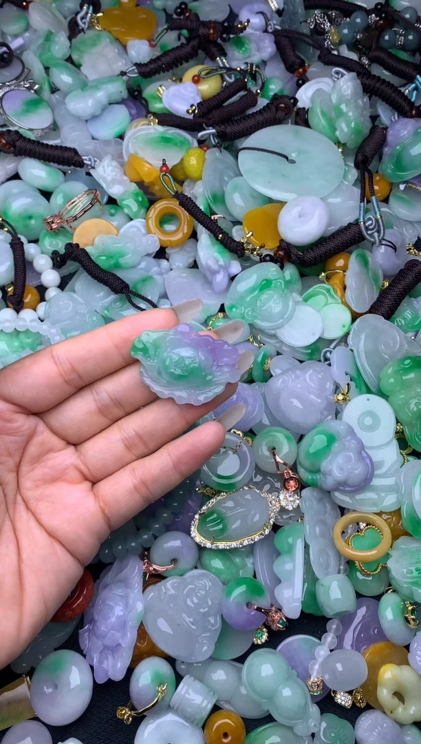 翡翠未镶嵌颈饰天然缅甸翡翠吊坠