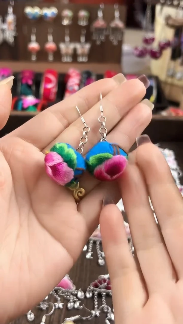 【闪购商品】织绣民族风老绣饰品060