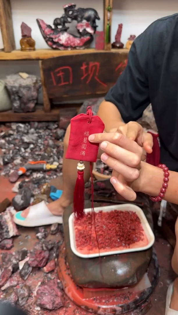 天然辰砂原矿级别粗砂