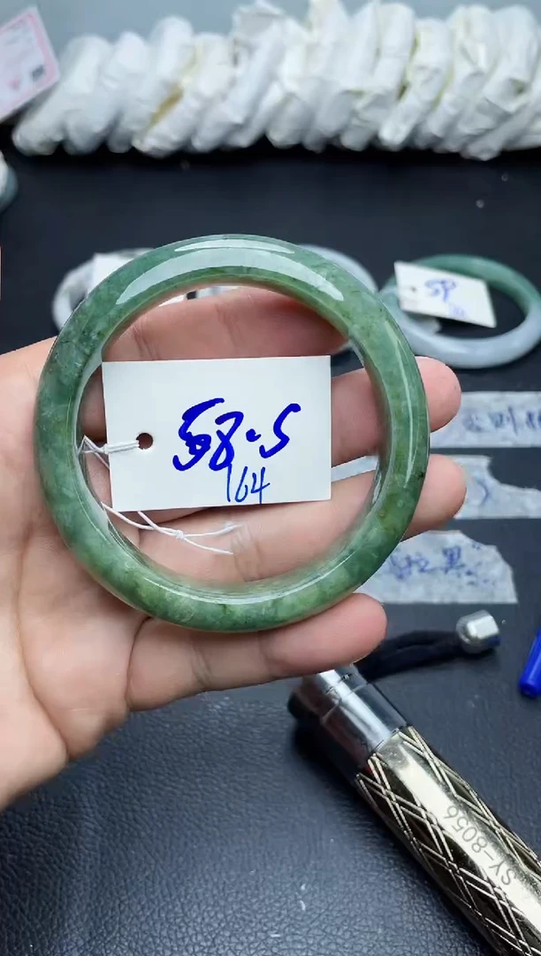 未镶嵌手镯翡翠164