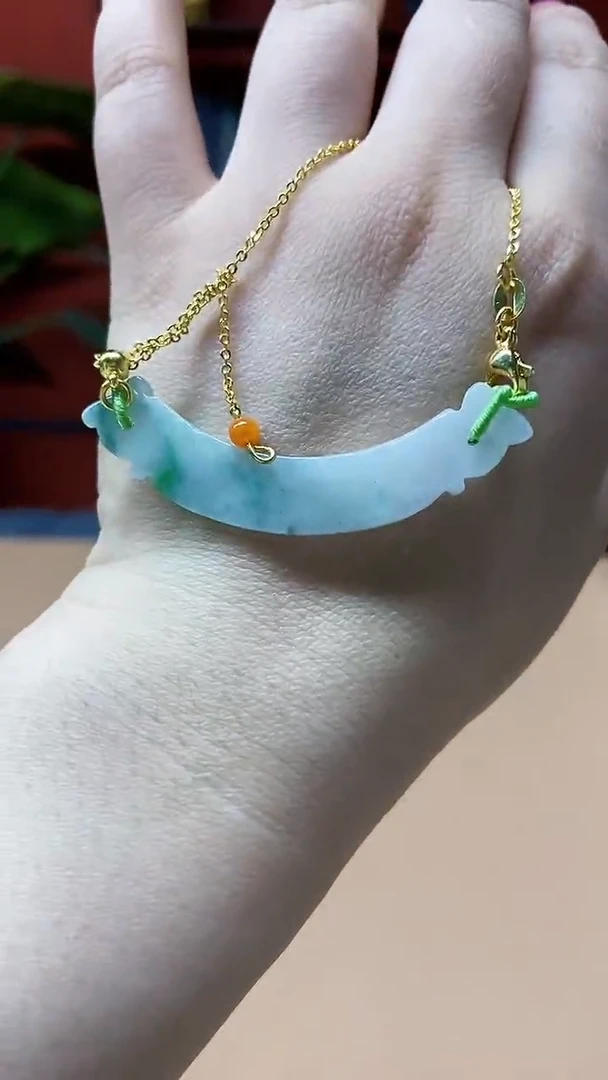 颈饰未镶嵌翡翠吊坠