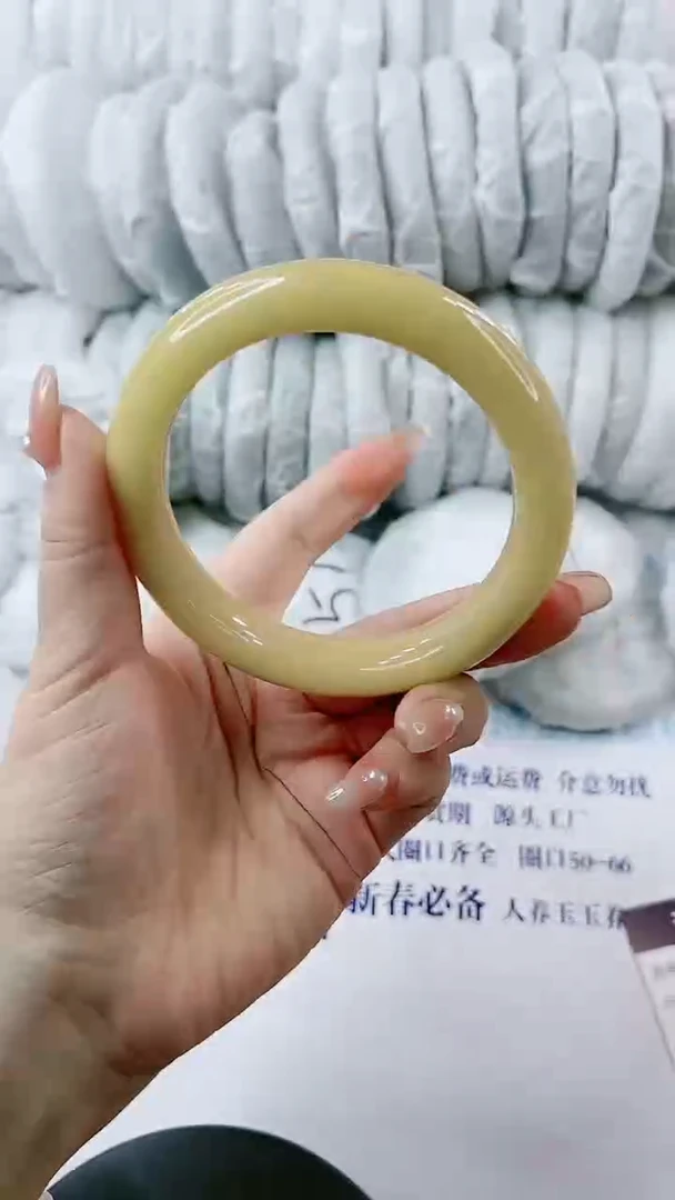 【闪购商品】石英质玉手镯未镶嵌0749870903-65多样性发货