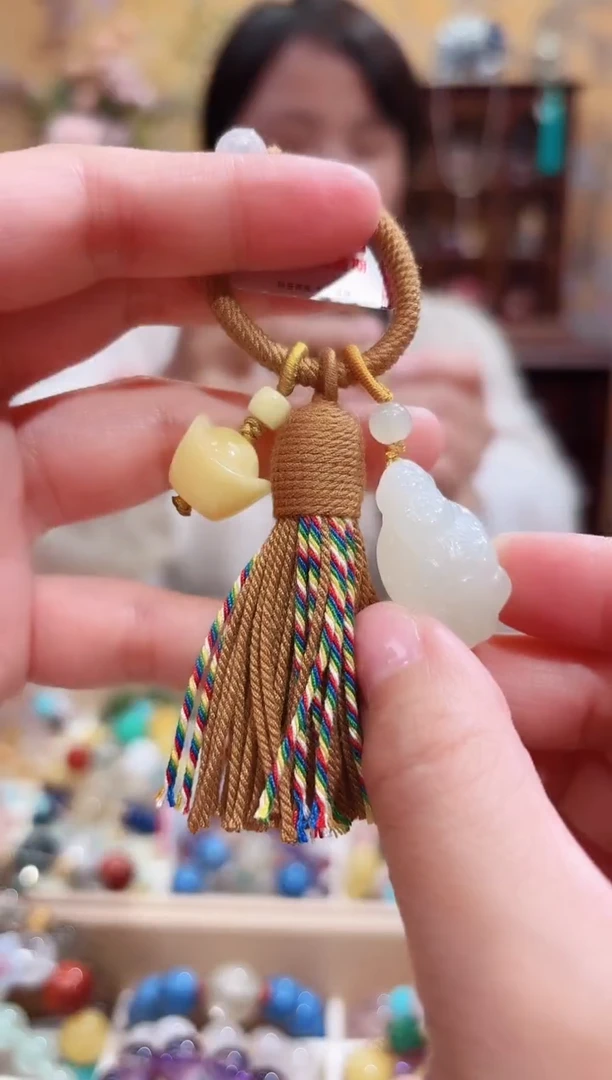 未镶嵌和田玉包链设计款珠串