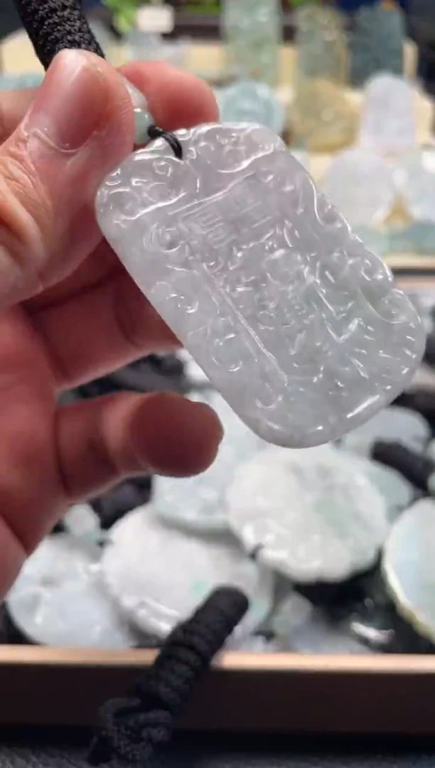 颈饰未镶嵌翡翠12/24/017