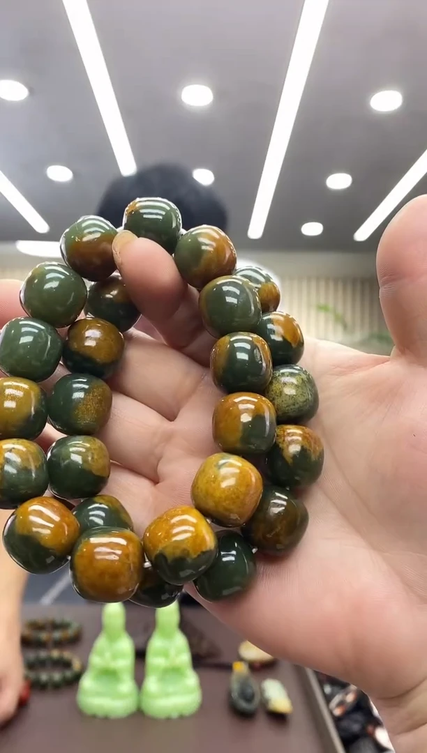 未镶嵌手链透闪石质玉多样式发货随机发一