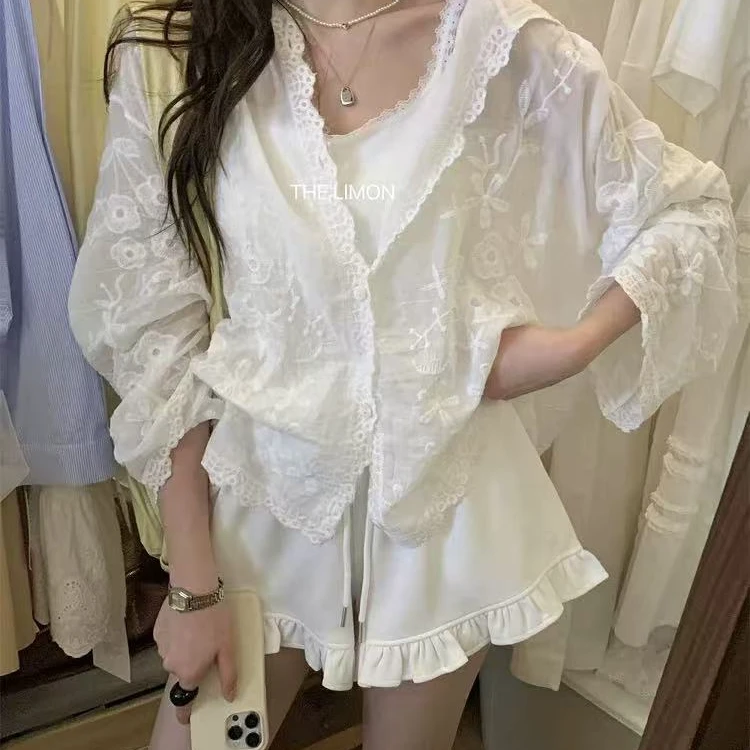 621美到我的心巴上~重工水溶花刺绣慵懒连帽防晒衬衣