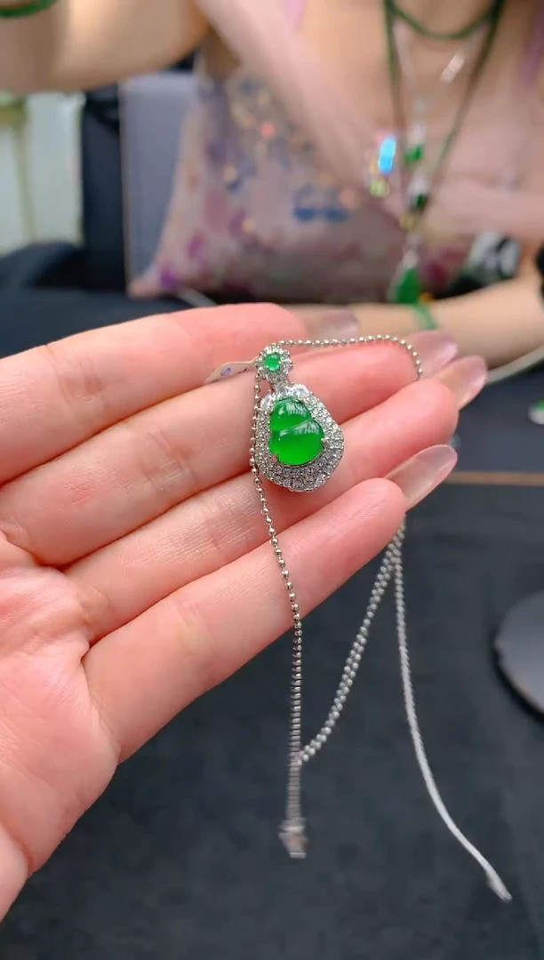 翡翠未镶嵌颈饰天然A货翡翠