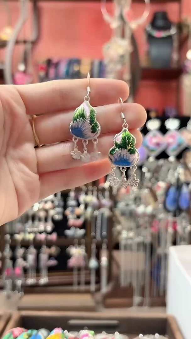 织绣 云织谣民族风精美饰品   499