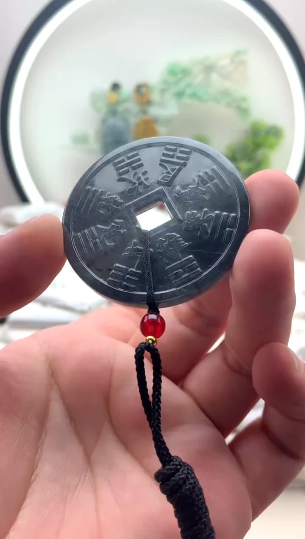 颈饰未镶嵌翡翠山鬼