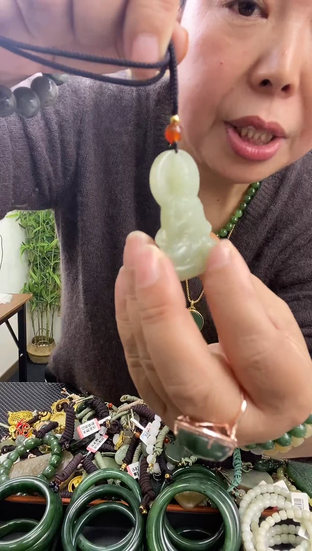 颈饰未镶嵌和田玉多样性发一  39