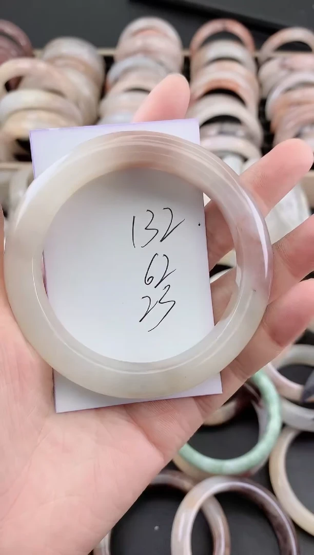 未镶嵌手镯石英质玉132