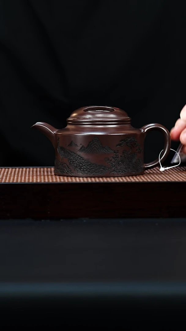 茶壶紫砂宜兴紫砂 牛盖莲子壶 孔雀 龙血砂