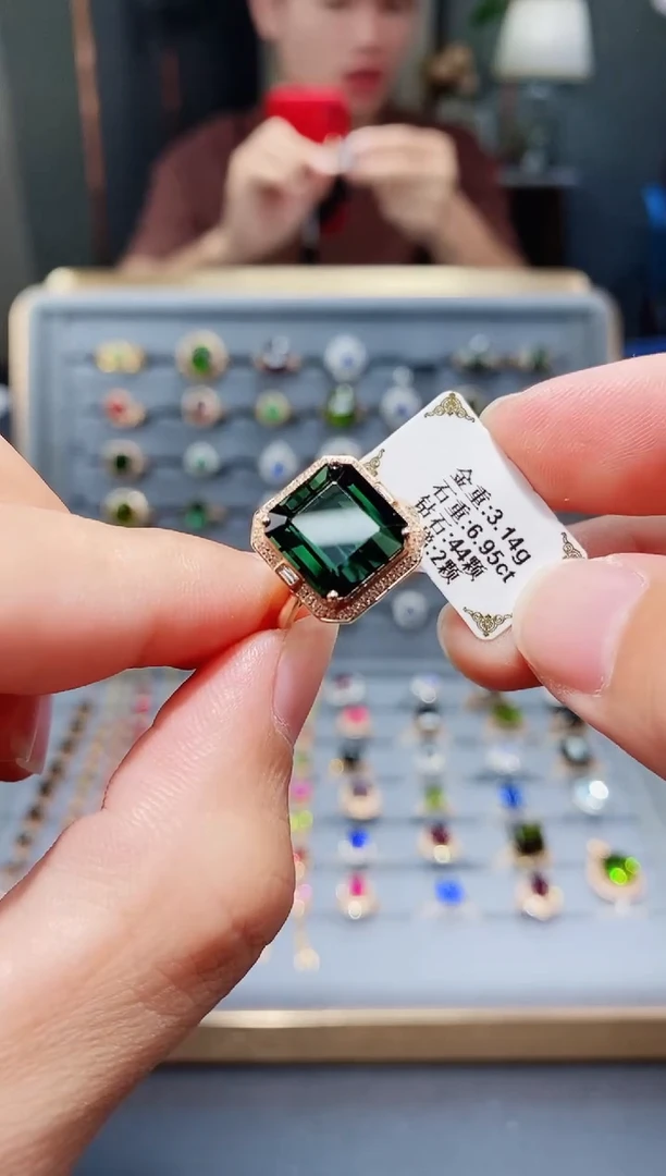 18K金镶嵌戒指碧玺6.95.