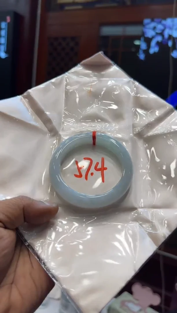 未镶嵌手镯翡翠手镯