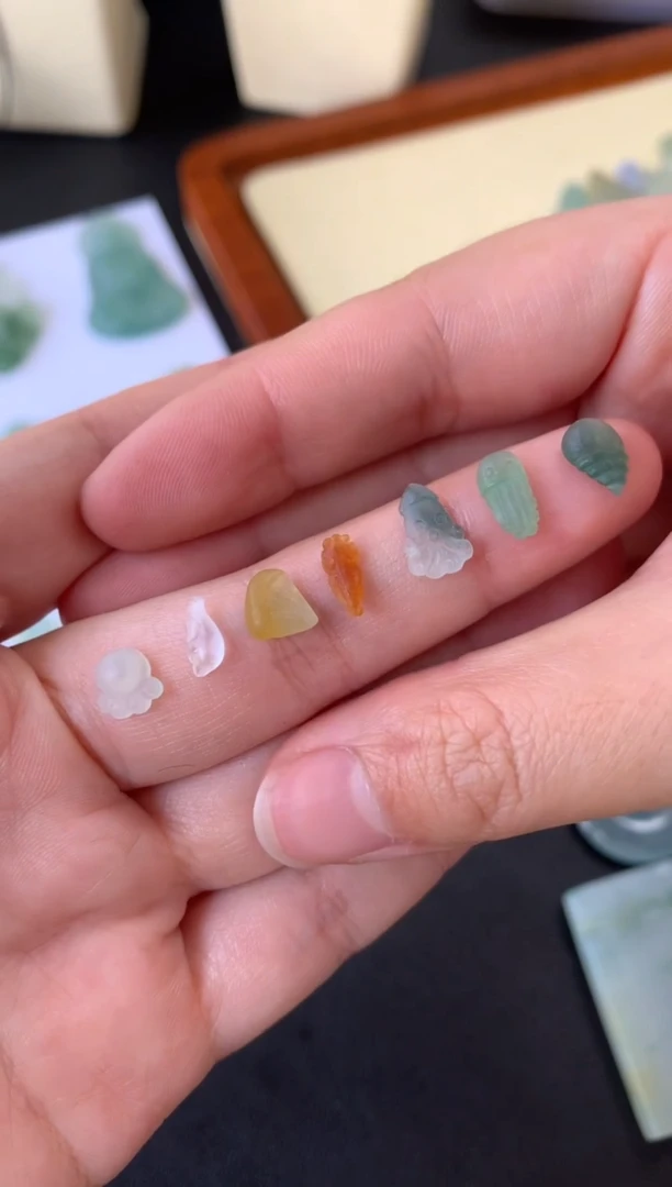 【闪购商品】定制翡翠未镶嵌翡翠
