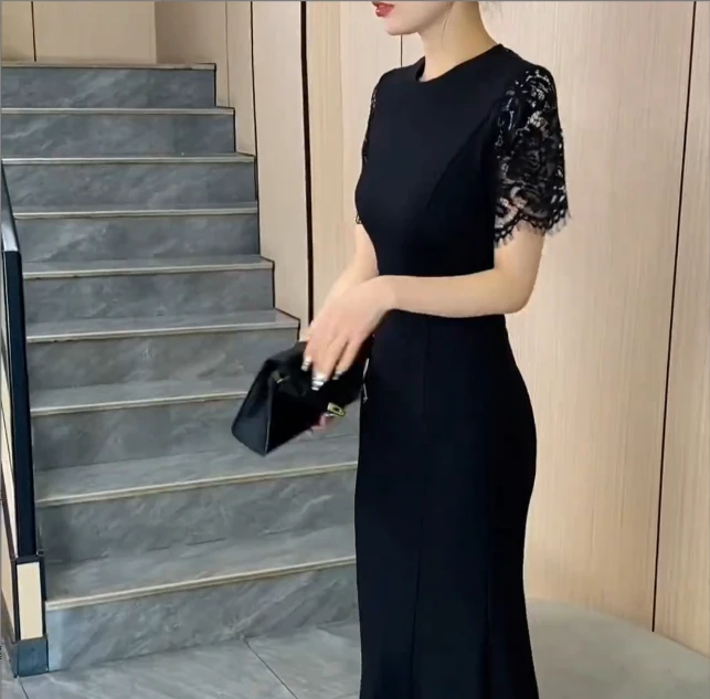 2025显瘦蕾丝高级显瘦连衣裙