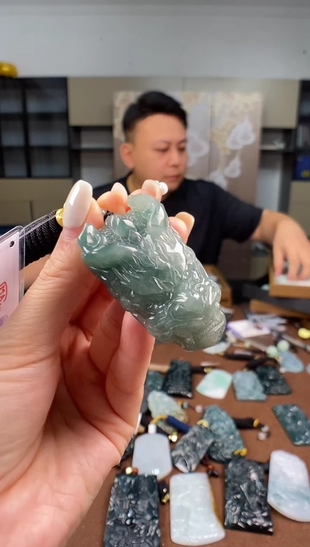 颈饰未镶嵌翡翠多样性发其一